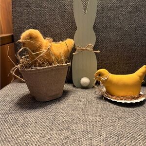 Primitive Spring decor.